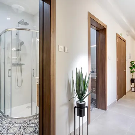 Lovely, Spacious 4br In The Heart Of By 360 Estates *