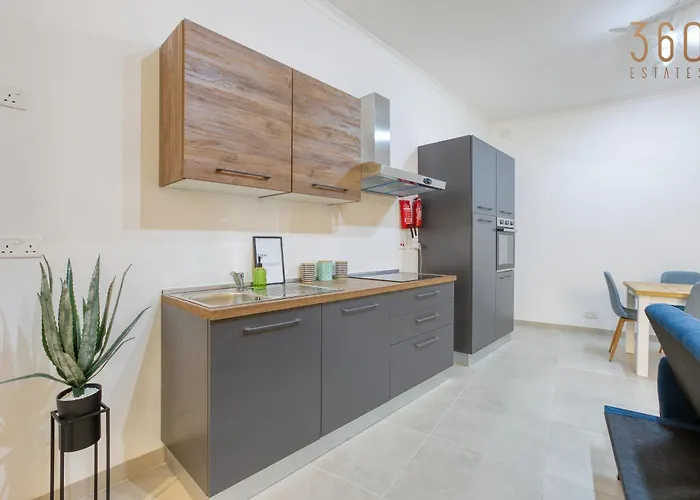 Lovely, Spacious 4br In The Heart Of By 360 Estates Apartment *