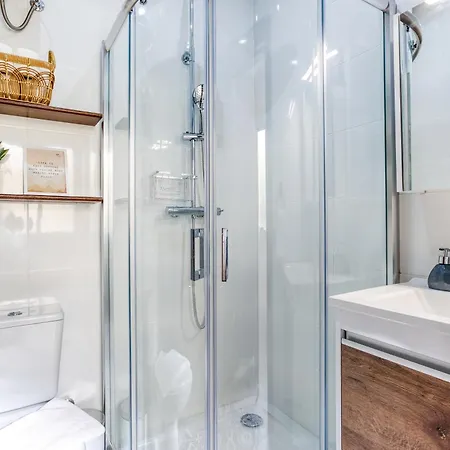 Lovely, Spacious 4br In The Heart Of By 360 Estates