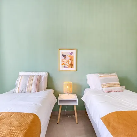 Lovely, Spacious 4br In The Heart Of By 360 Estates 아파트