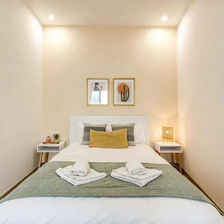 Appartement Lovely, Spacious 4br In The Heart Of By 360 Estates