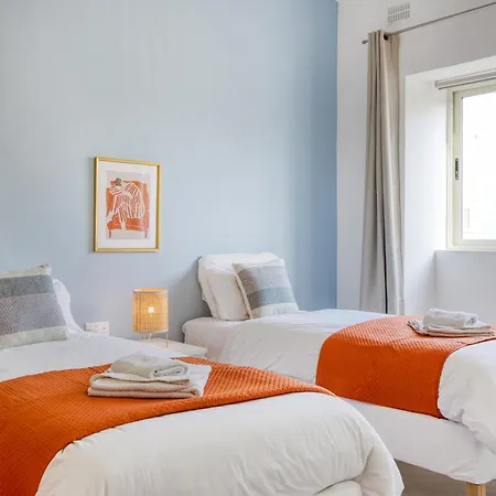 Lovely, Spacious 4br In The Heart Of By 360 Estates *