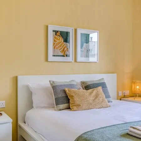 Appartement Lovely, Spacious 4br In The Heart Of By 360 Estates