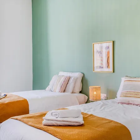 Lovely, Spacious 4br In The Heart Of By 360 Estates Appartement *