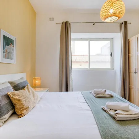 아파트 Lovely, Spacious 4br In The Heart Of By 360 Estates *