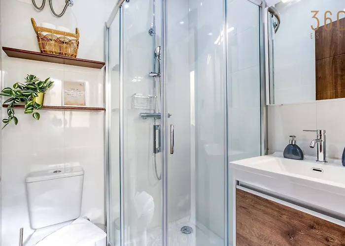 Lovely, Spacious 4br In The Heart Of By 360 Estates