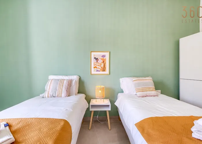 Lovely, Spacious 4br In The Heart Of By 360 Estates Apartment