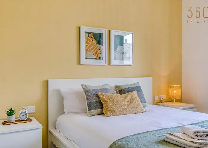 Apartment Lovely, Spacious 4br In The Heart Of By 360 Estates