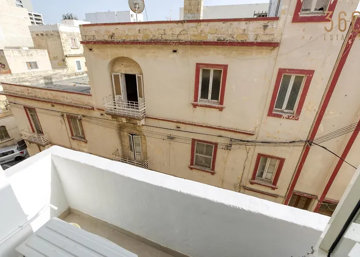 Apartment Lovely, Spacious 4br In The Heart Of By 360 Estates Gzira