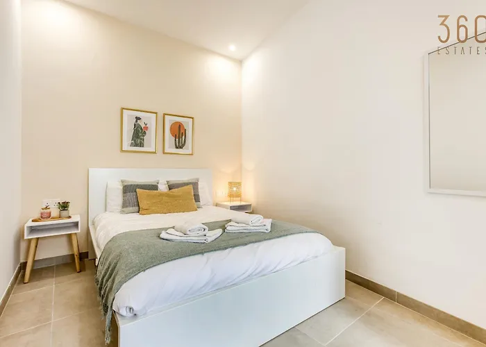 Apartment Lovely, Spacious 4br In The Heart Of By 360 Estates Gzira