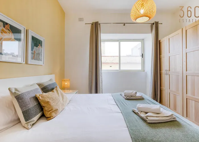 Apartment Lovely, Spacious 4br In The Heart Of By 360 Estates *